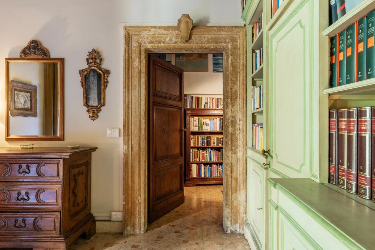 Pantheon - L'angolo Nascosto Dei Quadri Apartamento *